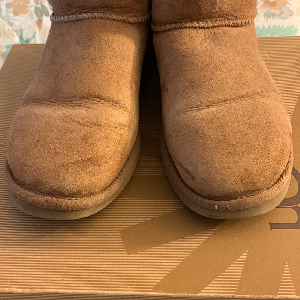 Used Uggs - image 2